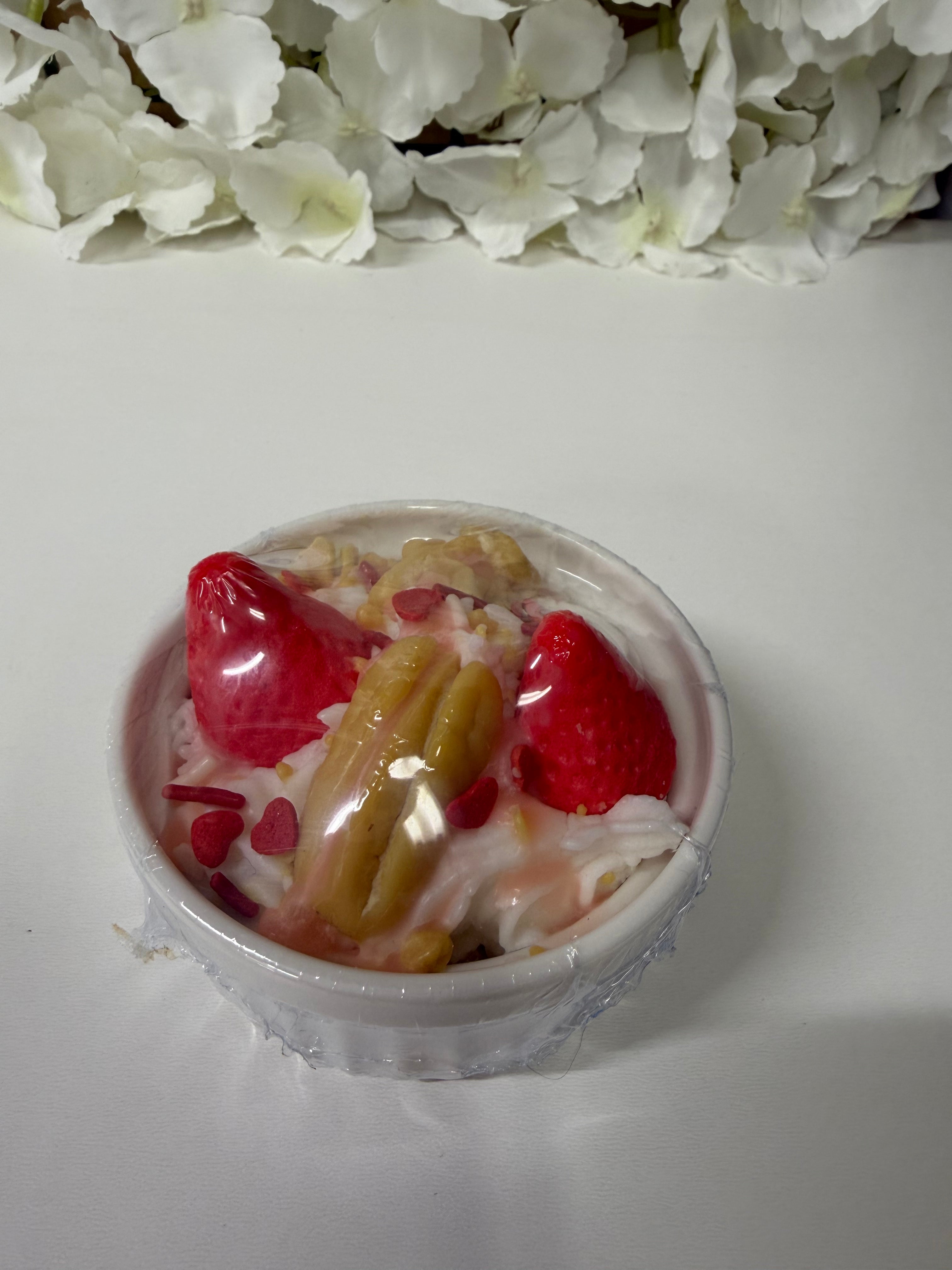 Wickless Small Candle - Strawberry Shortcake Crumble
