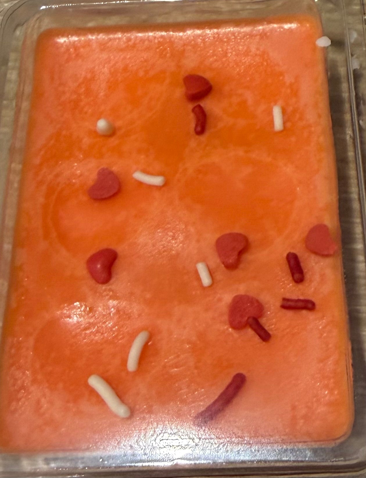 Clam Shell Wax Melts - Roses Are Red - Sprinkles